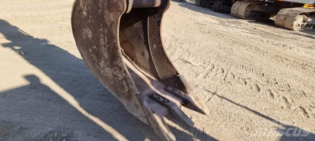 Daewoo SL 130 LC-V 대형 굴삭기 29톤 이상