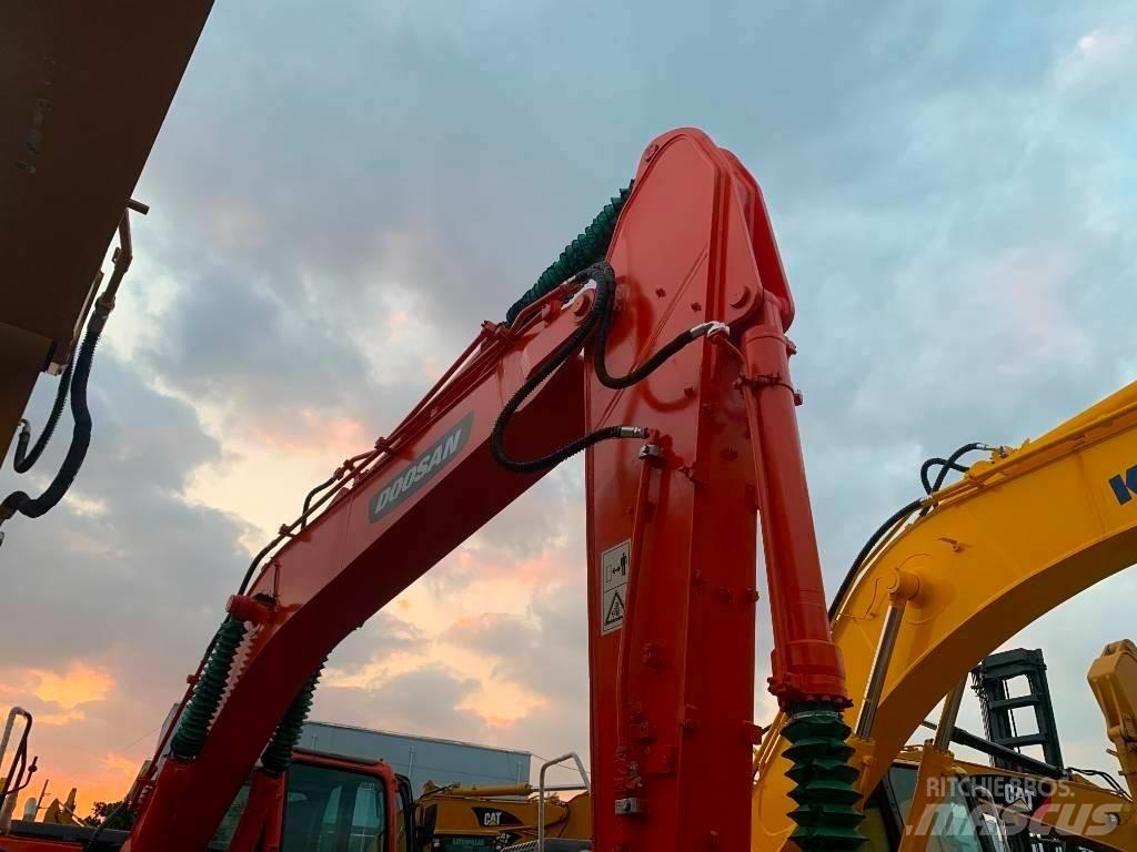 Doosan DX 225 LC 대형 굴삭기 29톤 이상