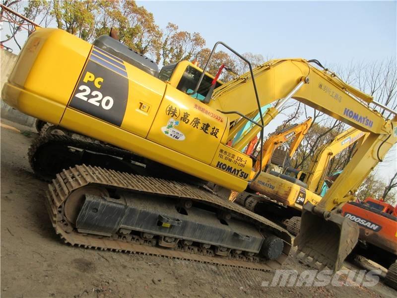 Komatsu PC 220 대형 굴삭기 29톤 이상