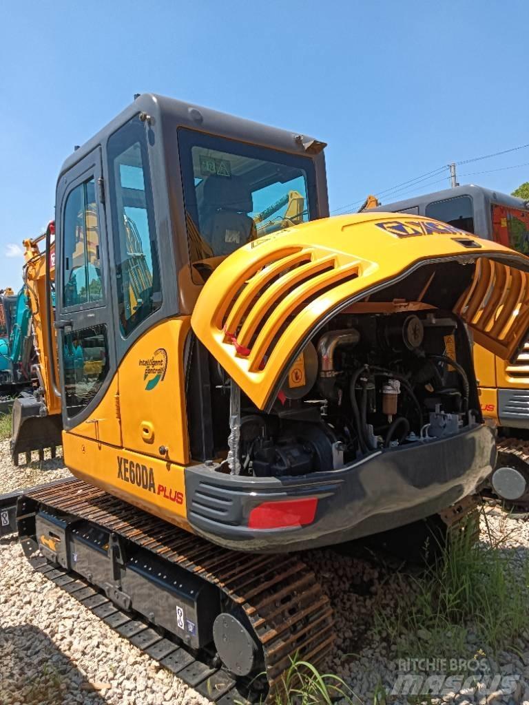 XCMG XE 60 DA 소형 굴삭기 7톤 미만
