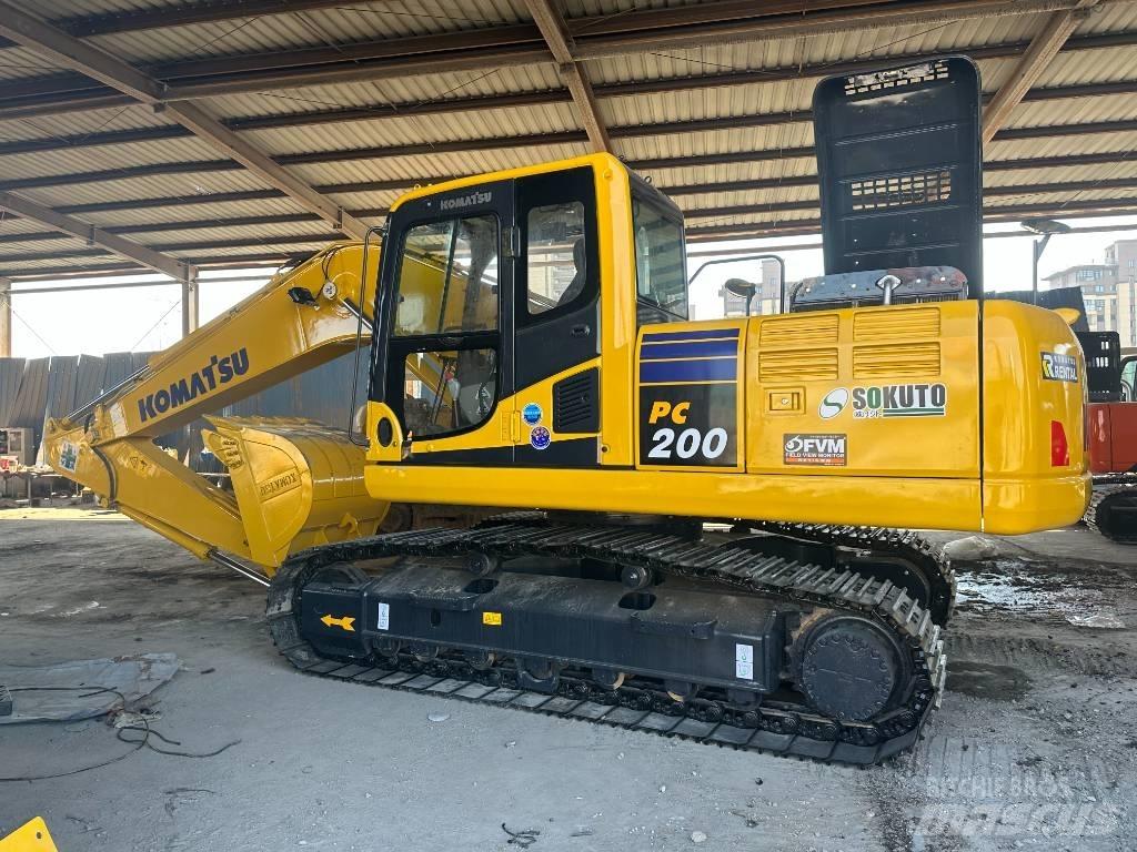 Komatsu PC 200-8 중형굴삭기 7톤-28톤