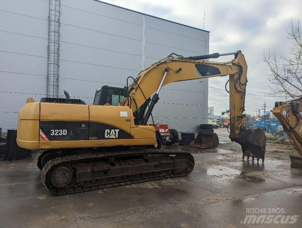 CAT 323 D 대형 굴삭기 29톤 이상
