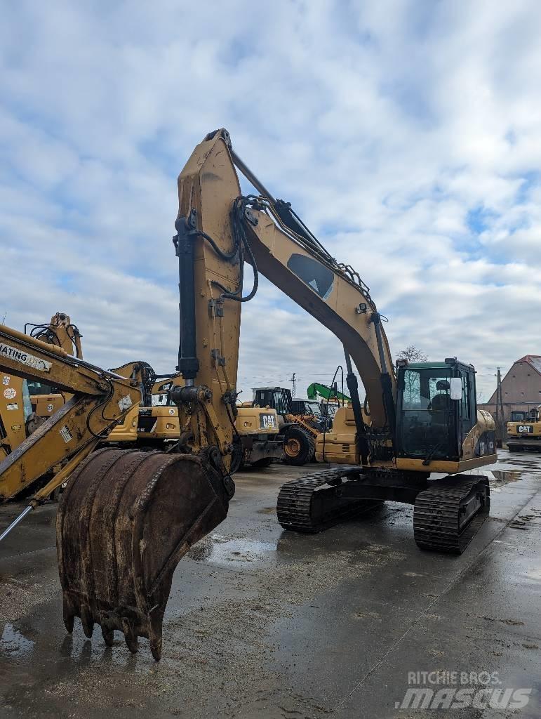 CAT 323 D 대형 굴삭기 29톤 이상