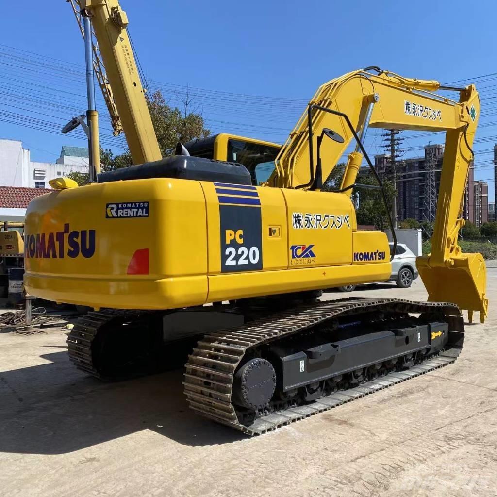 Komatsu PC 220 대형 굴삭기 29톤 이상