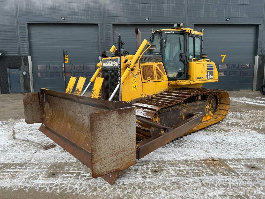 Komatsu D65PX-18 크롤러 도저
