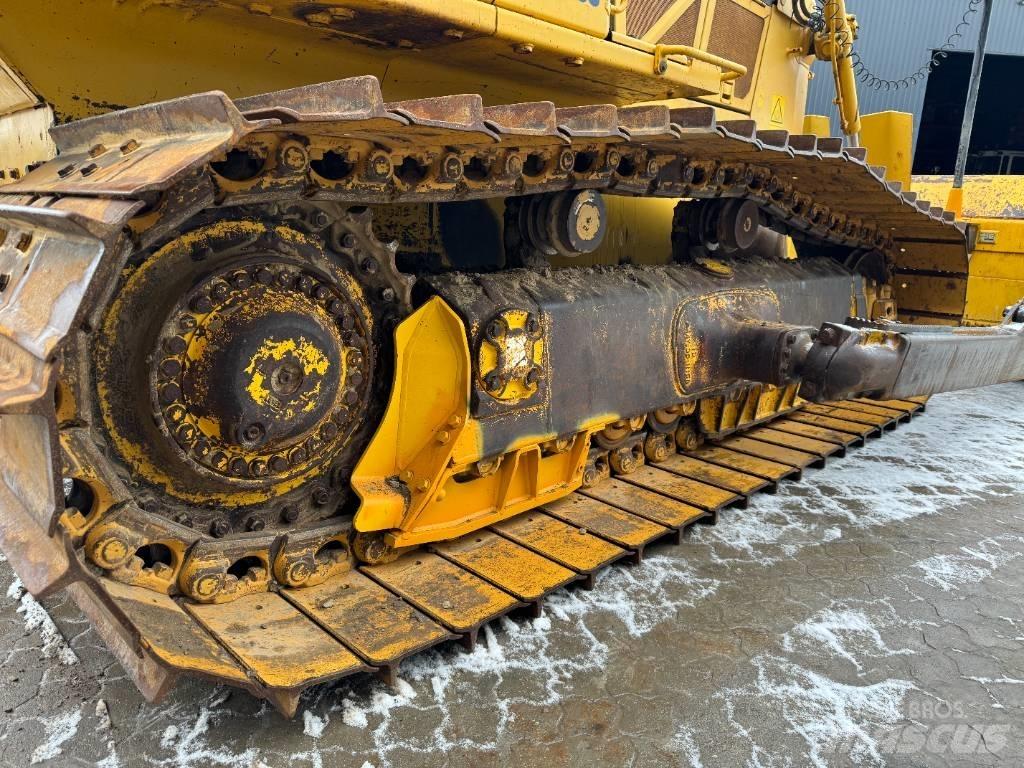 Komatsu D65PX-18 크롤러 도저