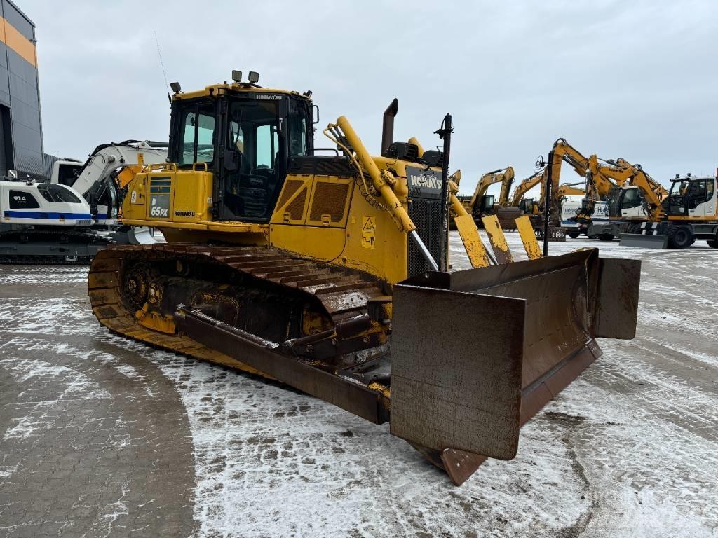 Komatsu D65PX-18 크롤러 도저