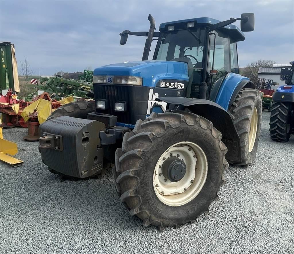New Holland 8670 트랙터