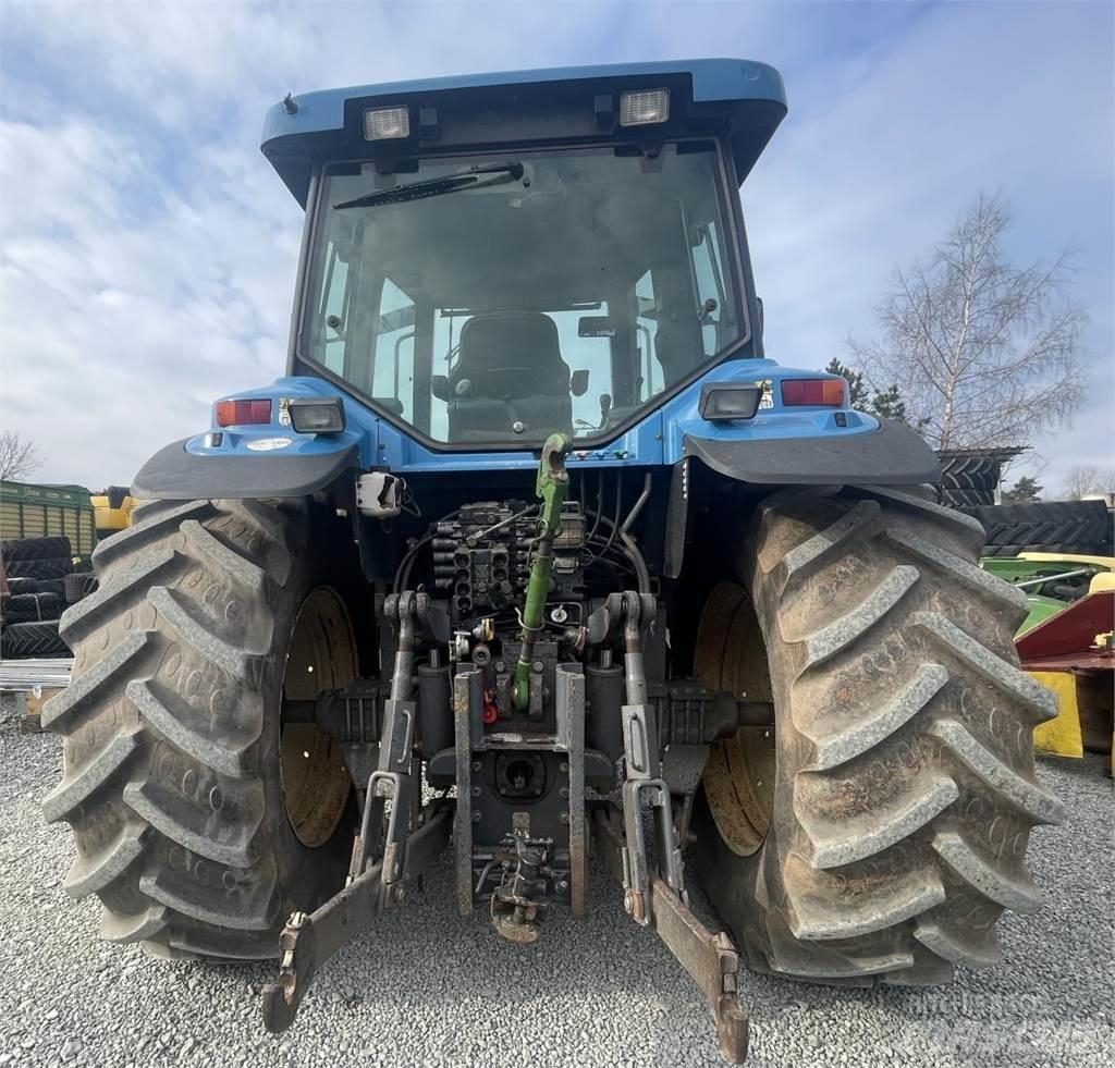 New Holland 8670 트랙터