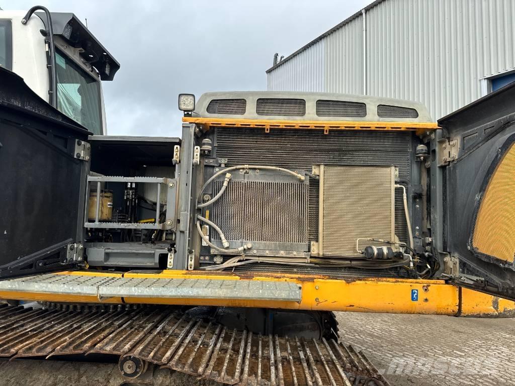 Liebherr R 946 대형 굴삭기 29톤 이상