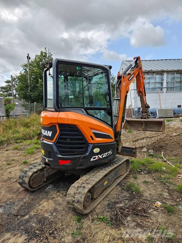 Doosan DX 27 Z 소형 굴삭기 7톤 미만