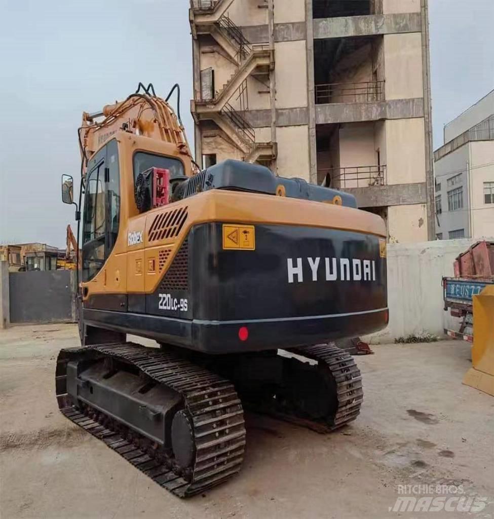 Hyundai R220LC-9S 대형 굴삭기 29톤 이상