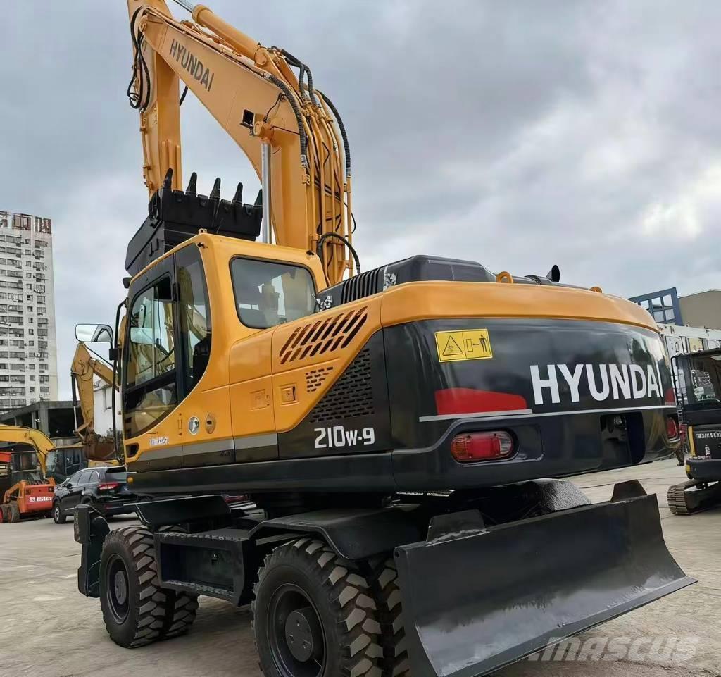 Hyundai 210W -9  휠 굴삭기