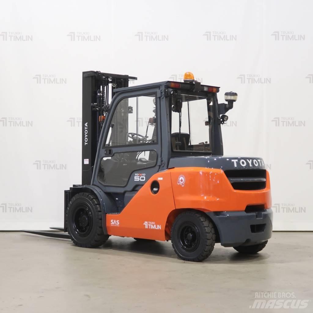 Toyota 40-8FD50N 디젤 지게차