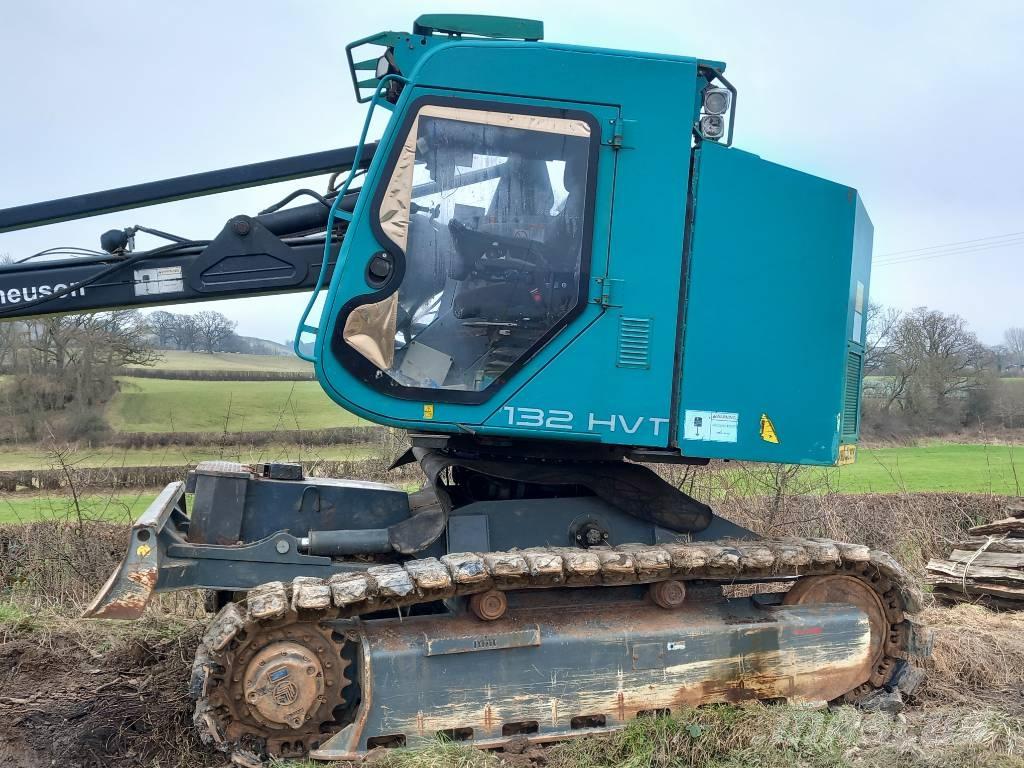 Neuson 132 HV T 원목 하베스터