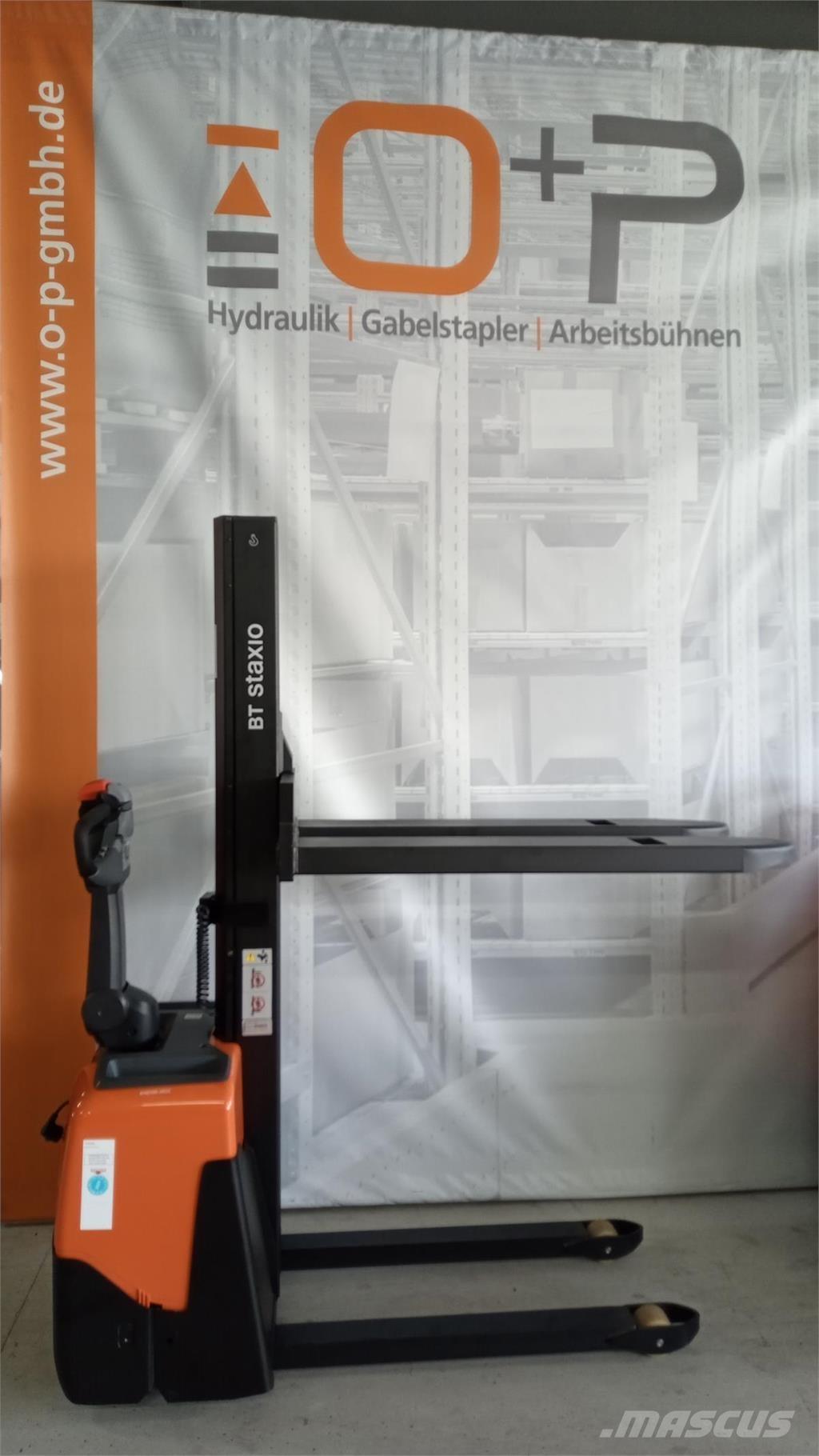 Toyota HWE100 보행식 리치 지게차