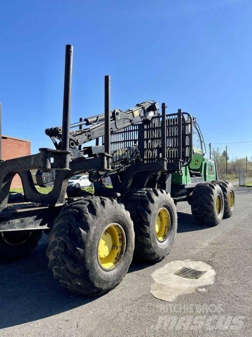 John Deere 1910 E 원목 포워더