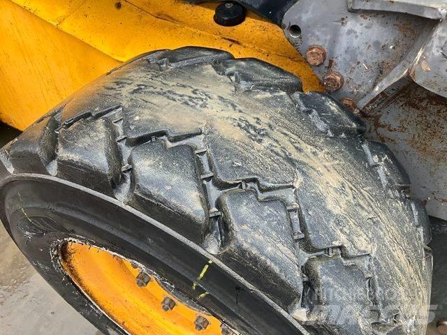 JCB 225  스키드로더