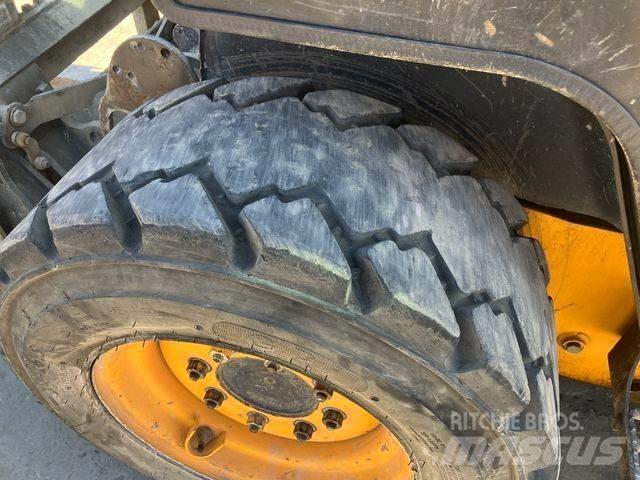 JCB 225  스키드로더