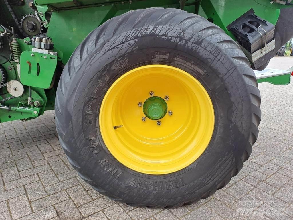 John Deere V461R 원형 곤포기