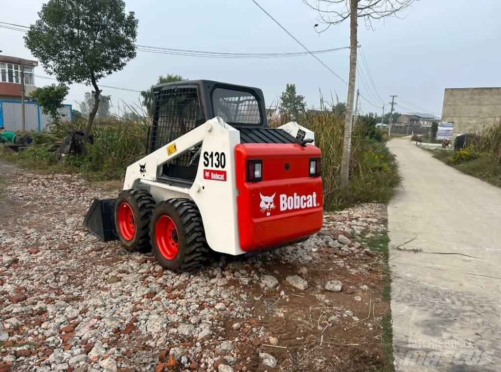 Bobcat S 130  스키드로더