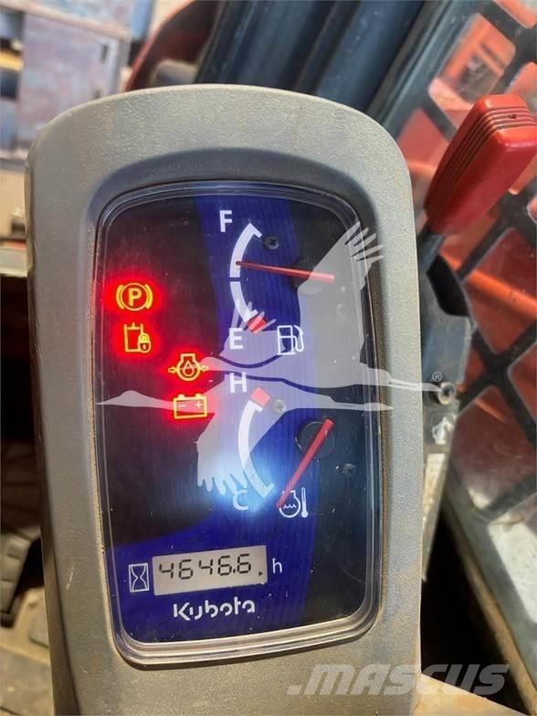 Kubota SVL75-2  스키드로더