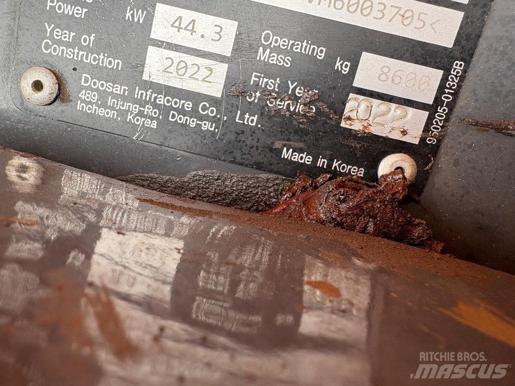 Doosan DX 85 R 중형굴삭기 7톤-28톤
