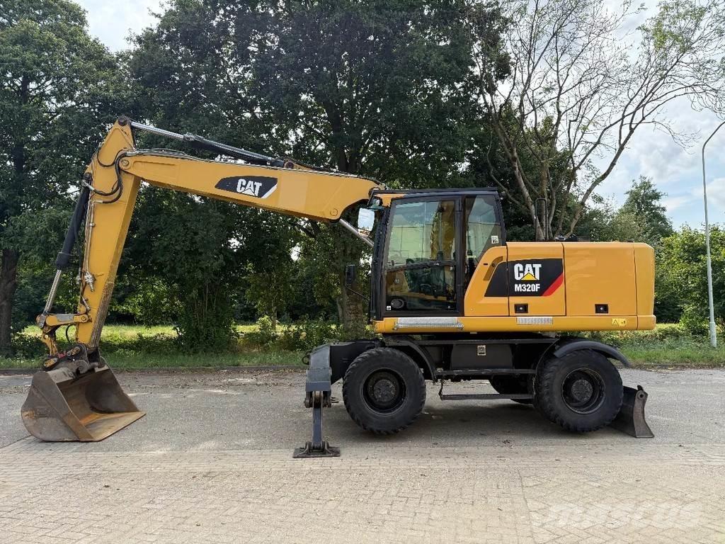 CAT M320F  휠 굴삭기