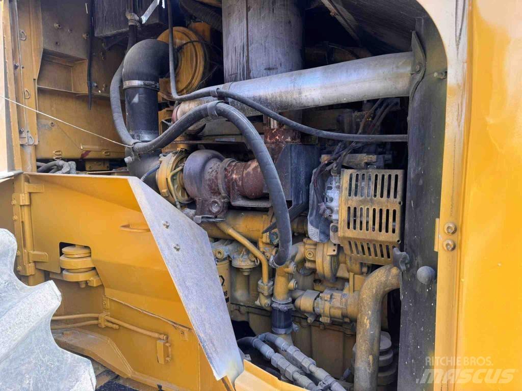 CAT RM 300 아스팔트 리사이클러