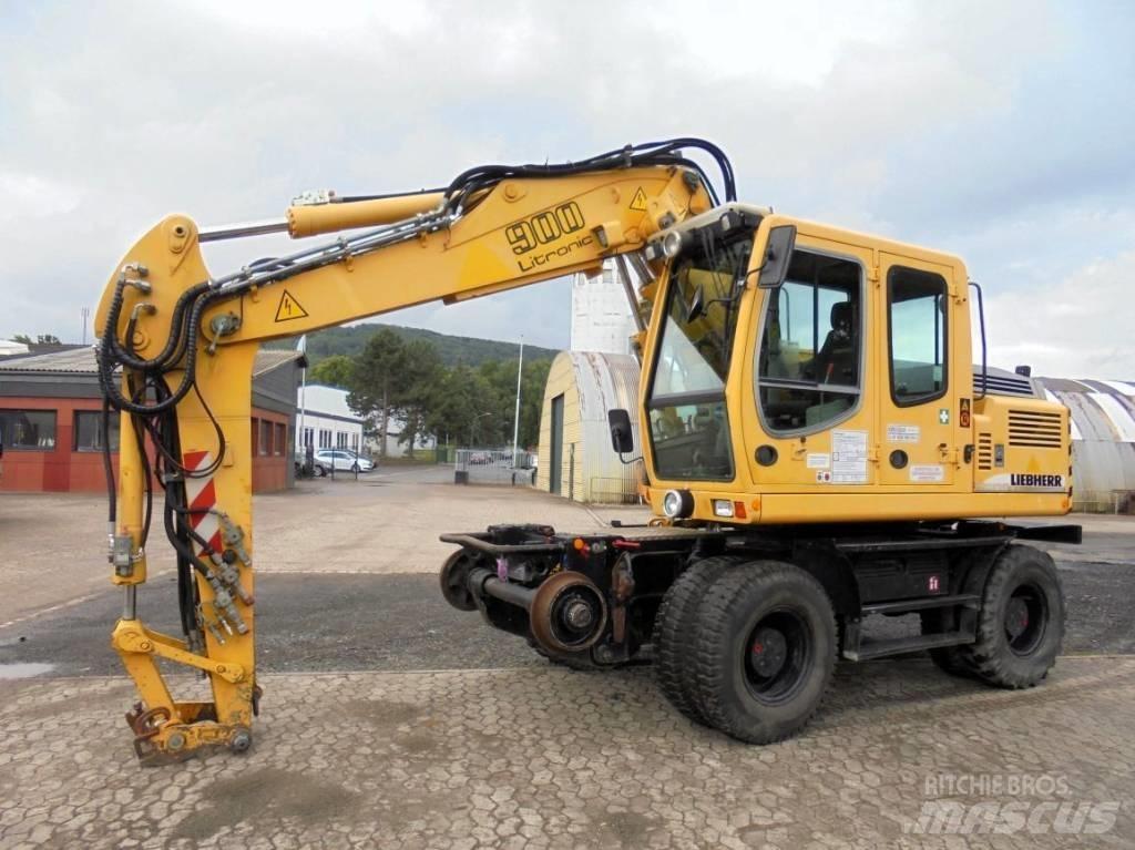 Liebherr A 900 C ZW  휠 굴삭기