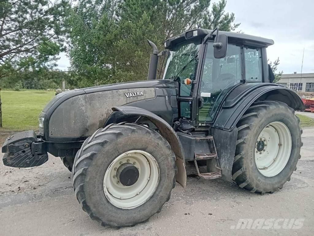 Valtra T 171 트랙터