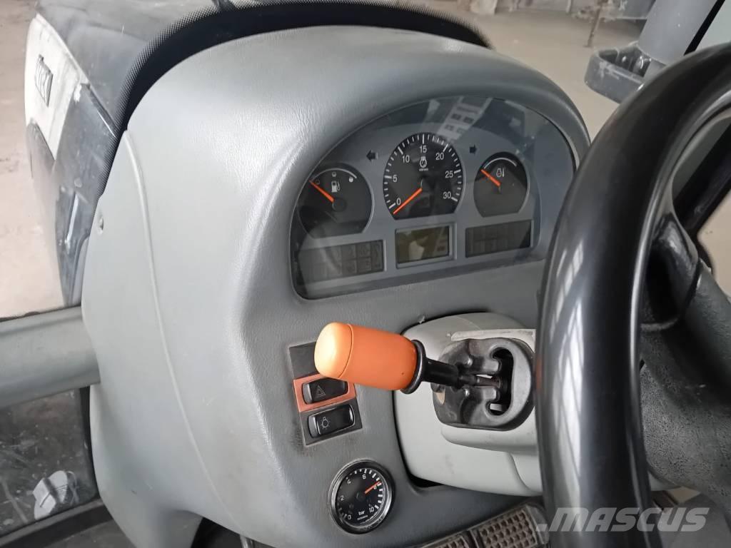 Valtra T 171 트랙터