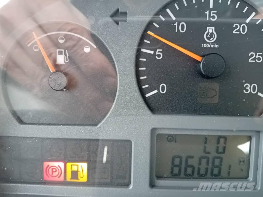 Valtra T 171 트랙터