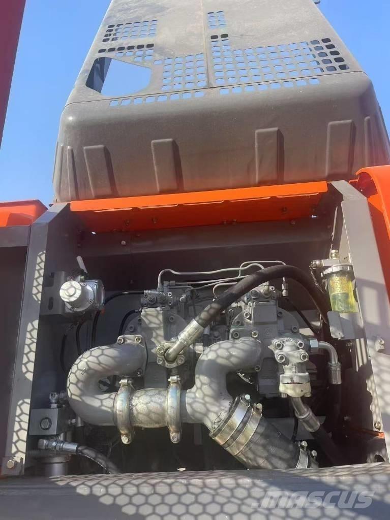 Hitachi ZX 350 대형 굴삭기 29톤 이상