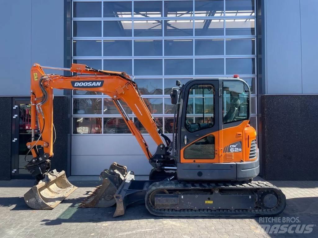 Doosan DX62R-3 | A/C 소형 굴삭기 7톤 미만