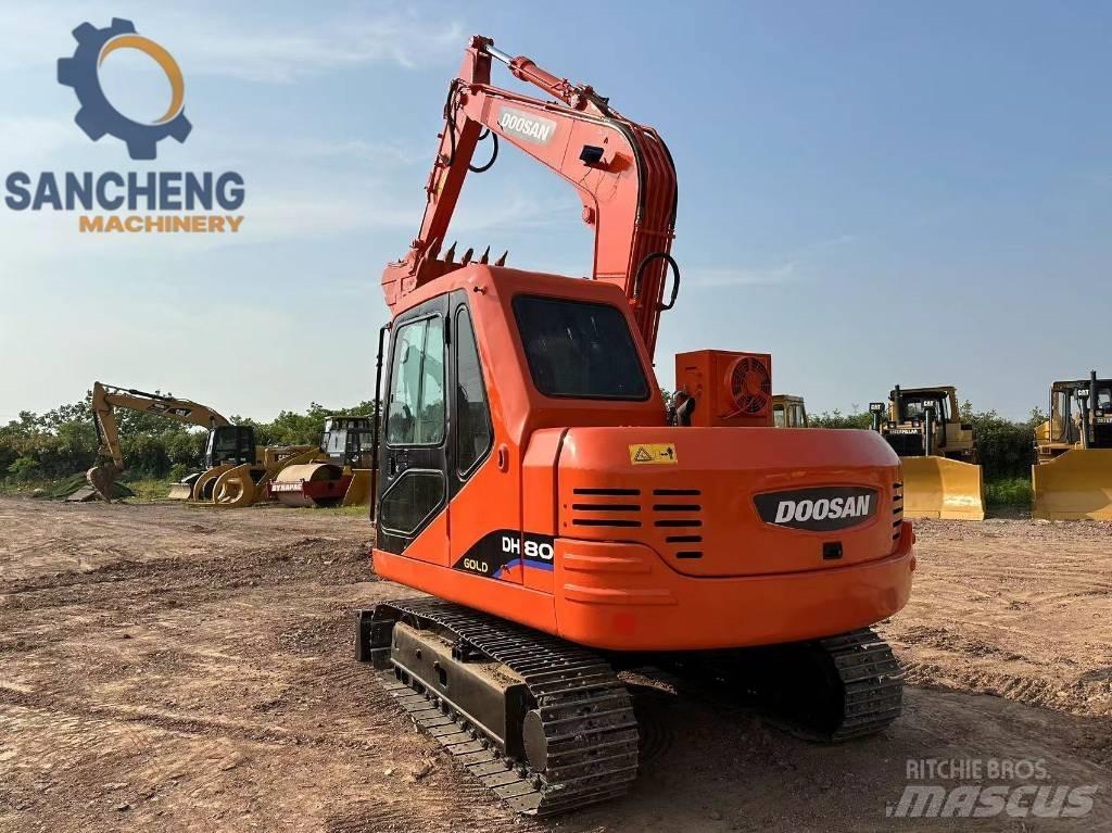 Doosan DH 80 중형굴삭기 7톤-28톤