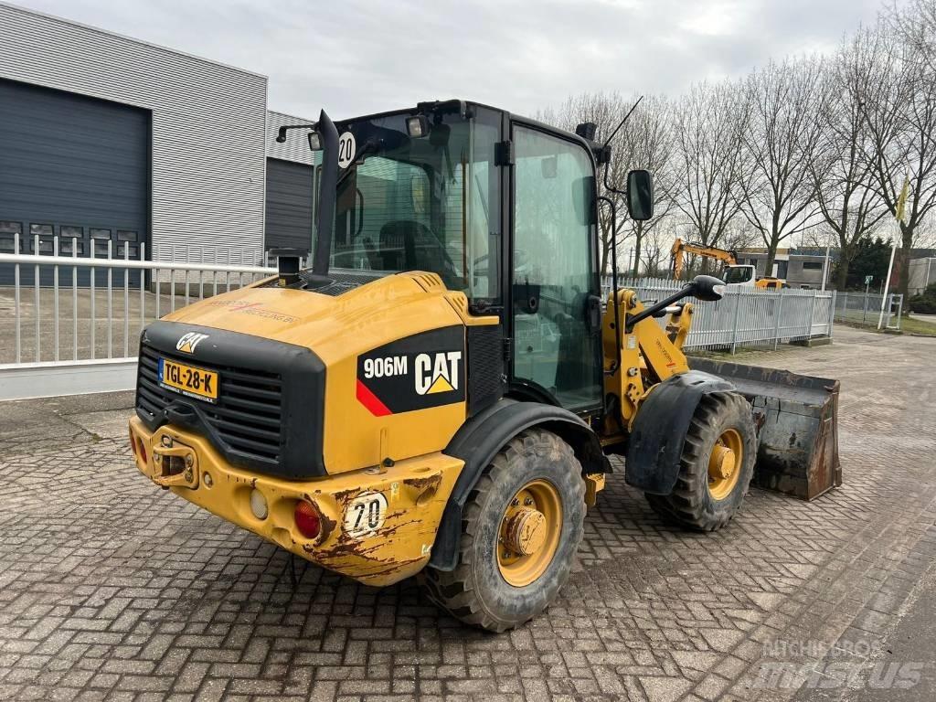 CAT 906 M  휠로우더
