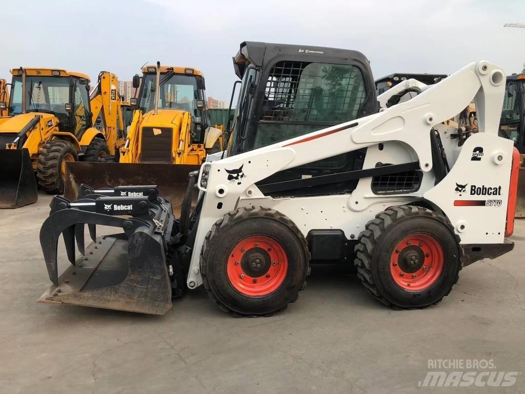 Bobcat S770  스키드로더