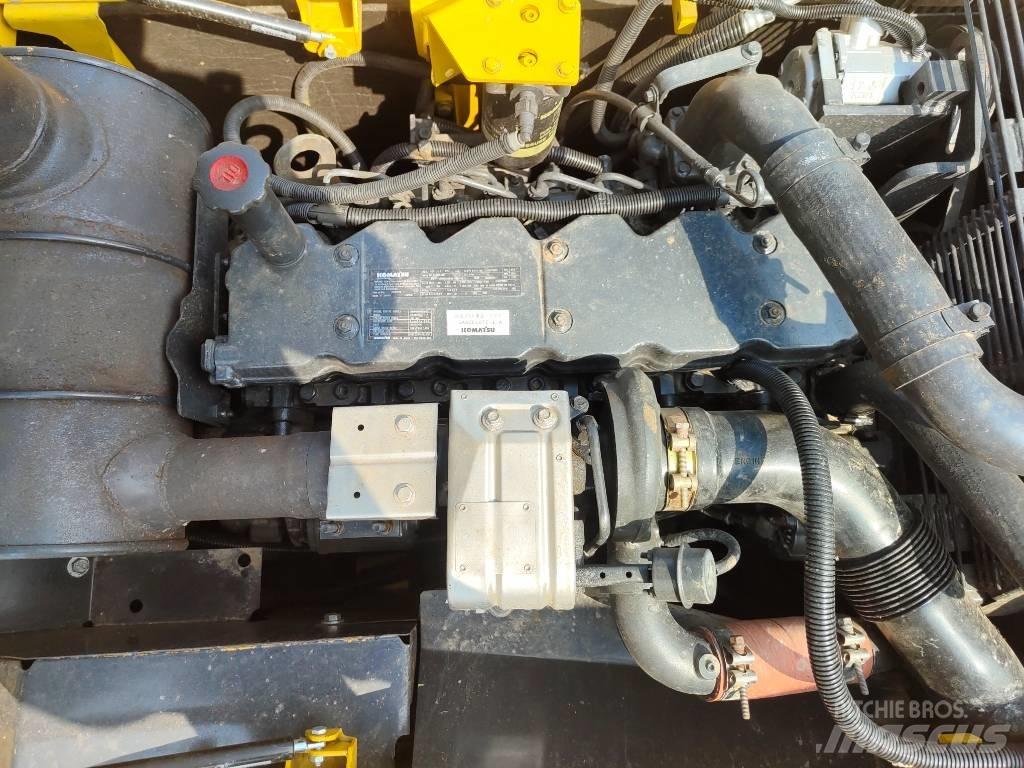 Komatsu PC 200 대형 굴삭기 29톤 이상