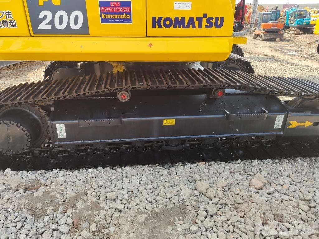 Komatsu PC 200 대형 굴삭기 29톤 이상