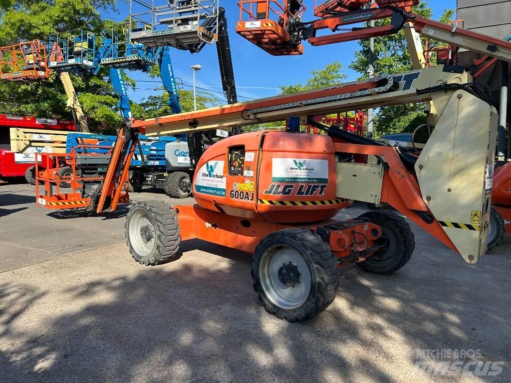 JLG 600 AJ 관절형 전동이동 리프트