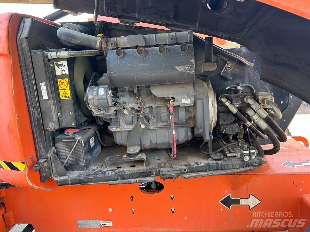 JLG 600 AJ 관절형 전동이동 리프트