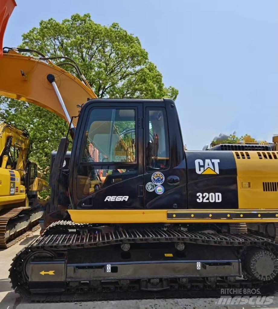 CAT 320 D 대형 굴삭기 29톤 이상