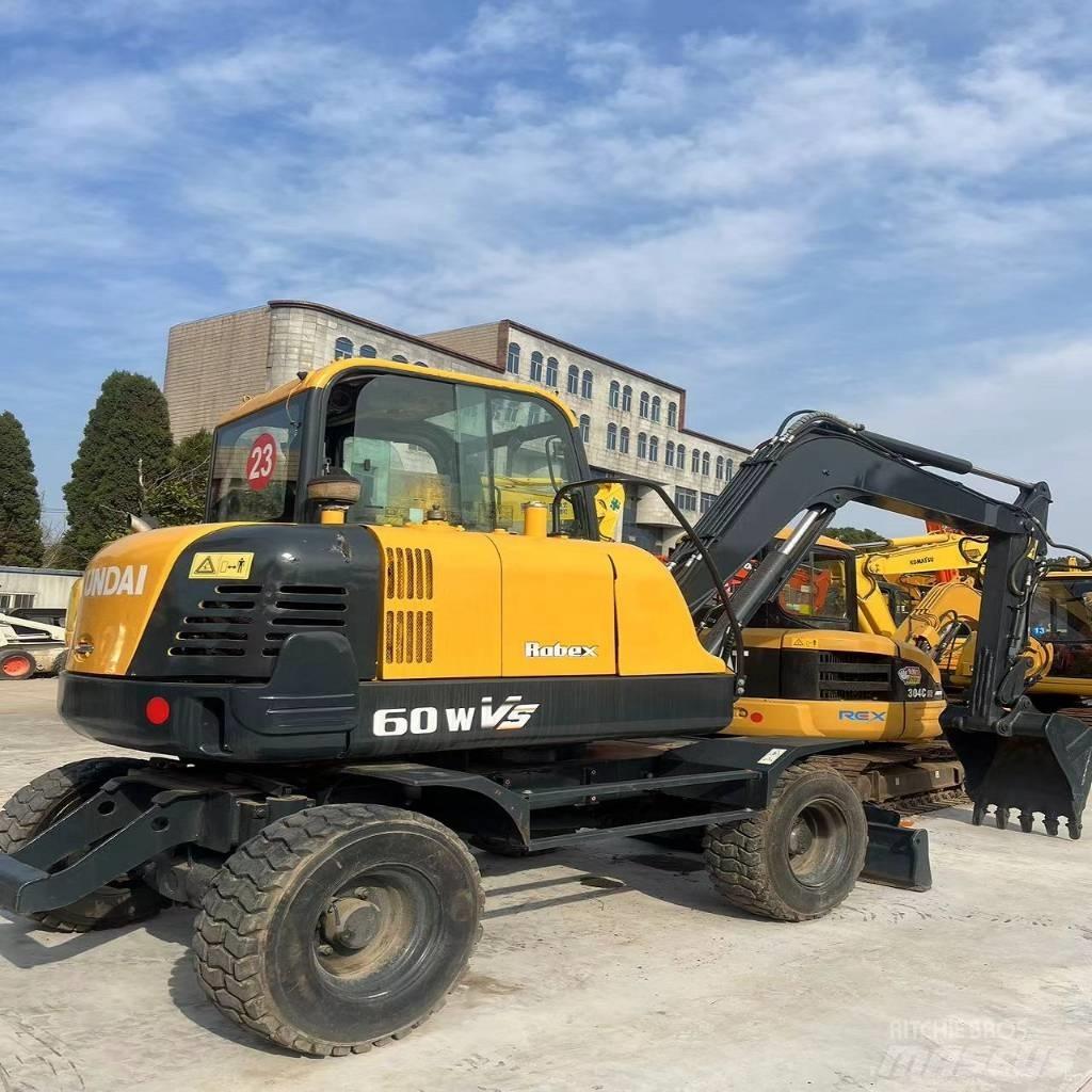 Hyundai R60W-9  휠 굴삭기