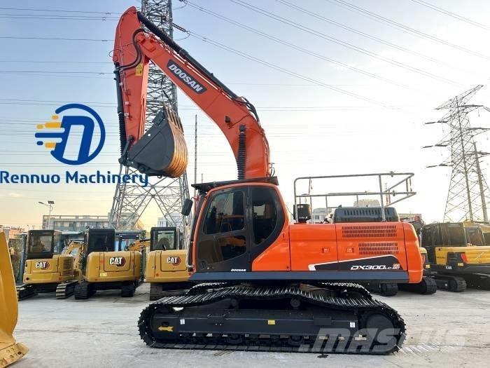 Doosan DX 300LC-9C 대형 굴삭기 29톤 이상