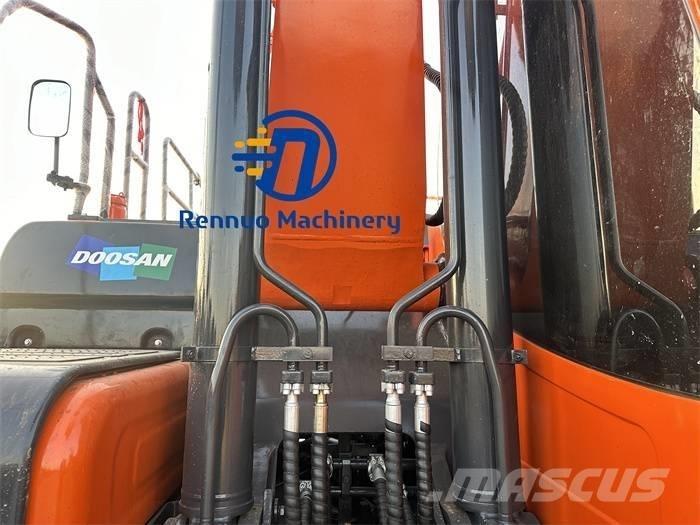 Doosan DX 300LC-9C 대형 굴삭기 29톤 이상