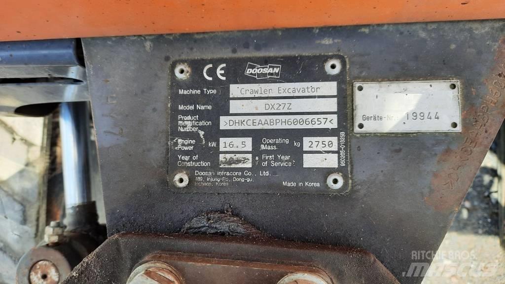 Doosan DX 27 Z 소형 굴삭기 7톤 미만