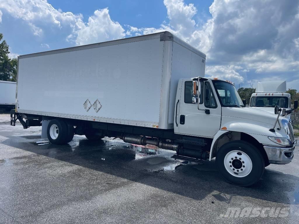 International 4300 탑차 트럭