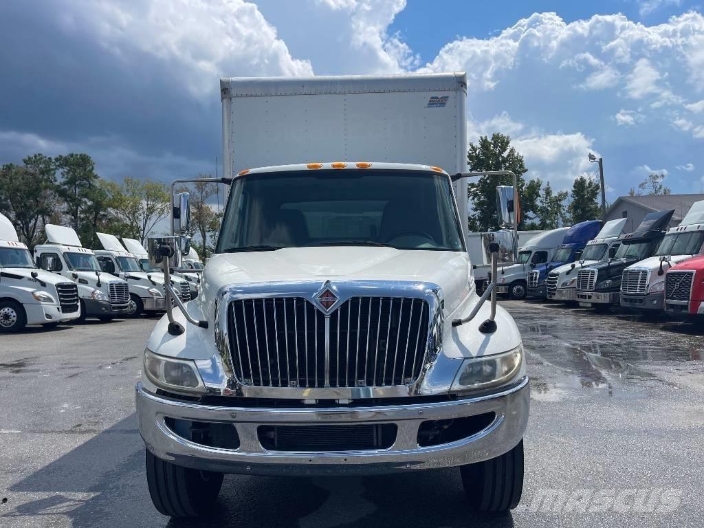 International 4300 탑차 트럭