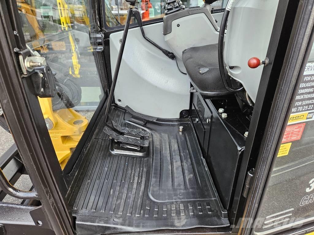 CAT 302.7 D CR 소형 굴삭기 7톤 미만